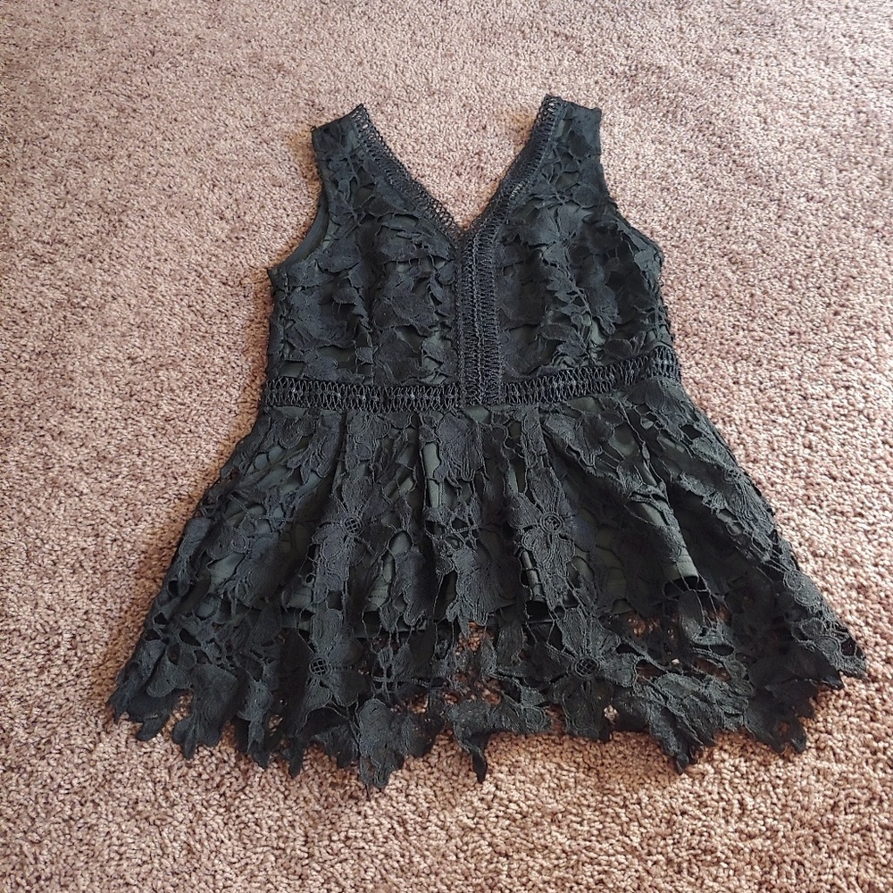 NWOT‎ Francescas gorgeous lace tank shirt